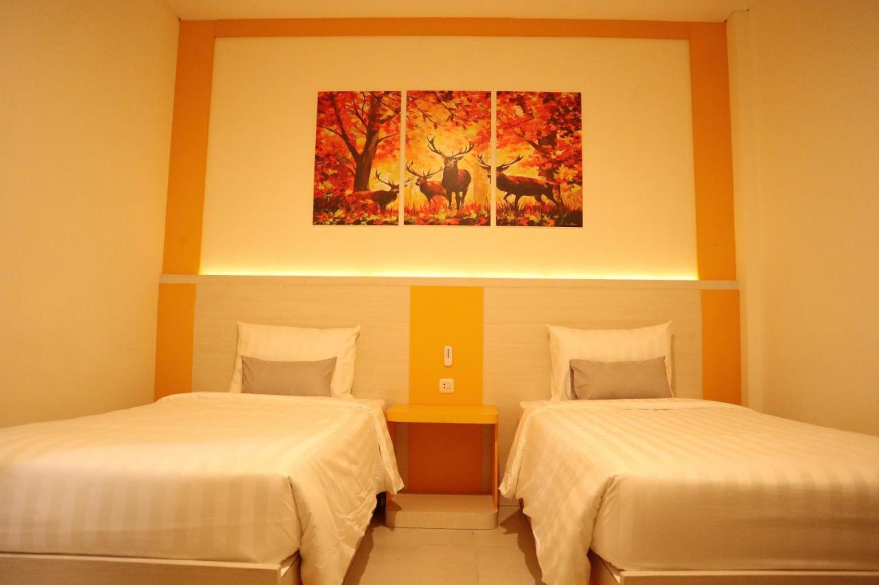 D'Carol Hotel Surabaya Ngoại thất bức ảnh