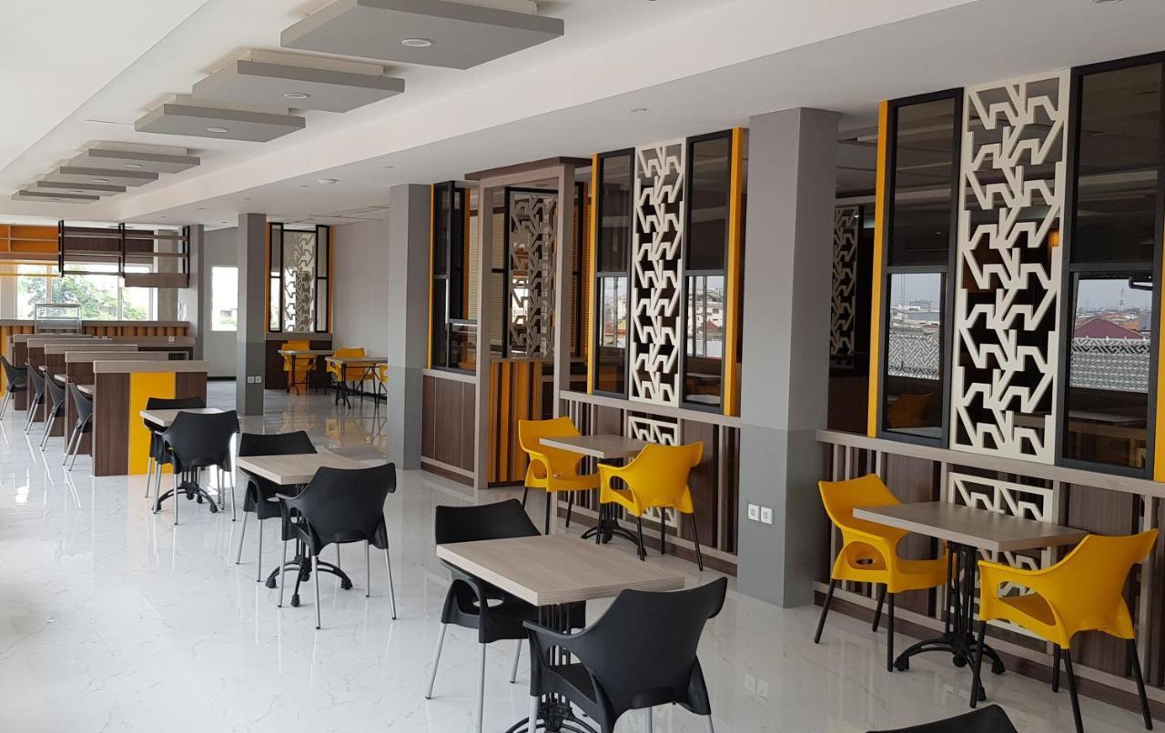 D'Carol Hotel Surabaya Ngoại thất bức ảnh